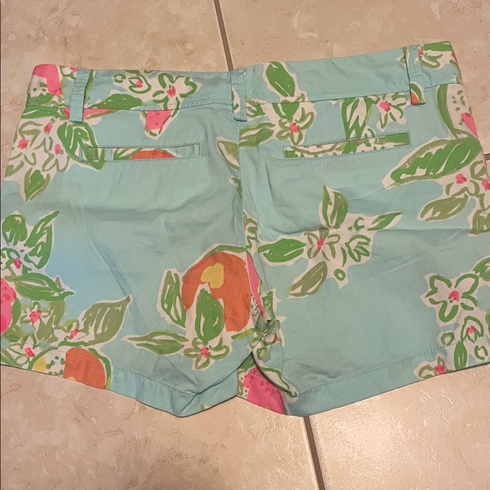 Lilly Pulitzer Pastel Floral Women's Shorts - Picture 4 of 4